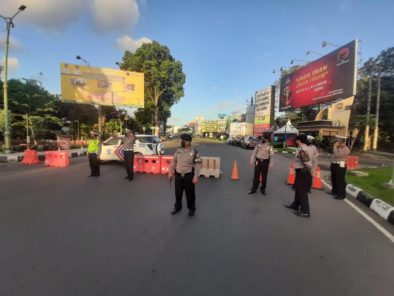 Hari Ke Dua Penyekatan PPKM Darurat Kota Mataram Ribuan Kendaraan