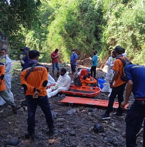 Mayat Pria 40 Tahun Terserat Arus Sungai Tibu Balok