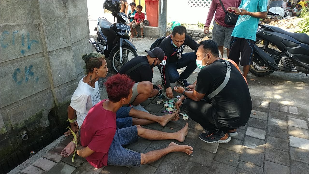 Diduga Bandar Narkoba Oknum Advokat Ditangkap Bersama Empat Pengedar di Karang Bagu Taliwang Mataram