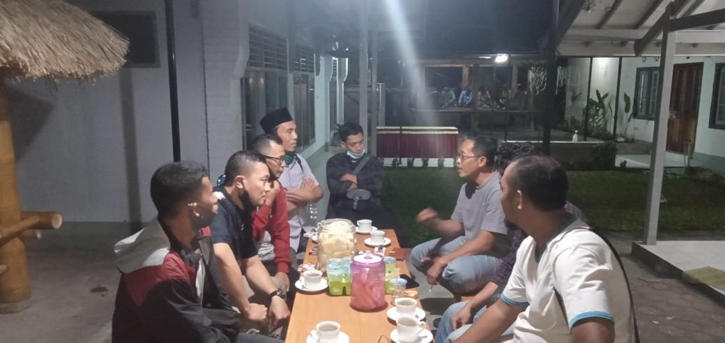 Malam Hari, Pengurus SMSI Lotim Silaturahim ke Rumah Dinas Sekda