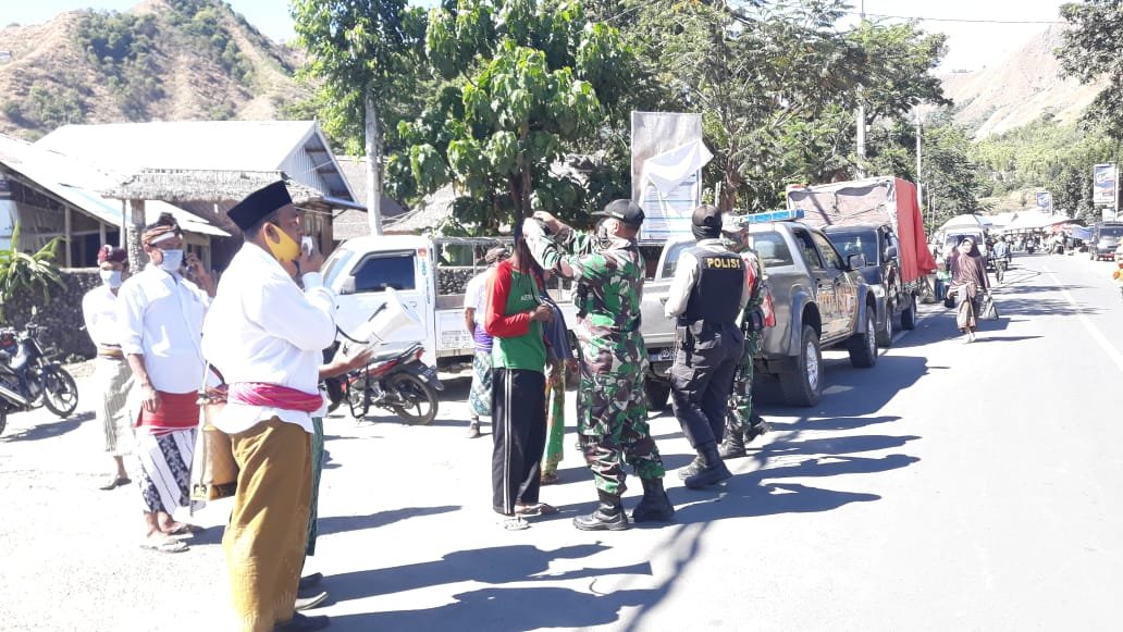 Kapolres Lombok Timur Secara Serentak Geber Pembagian Puluhan Ribu Masker ke Masyarakat