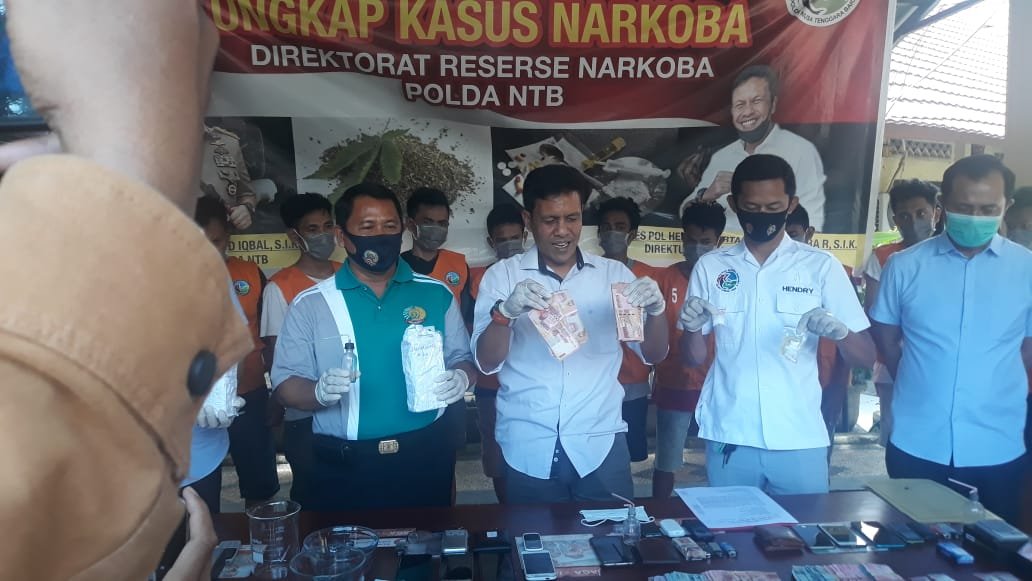 Hebooh.! Ditresnarkoba Polda NTB Bongkar Pabrik Sabu di Lombok Timur