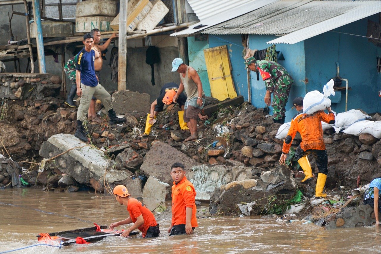 Pemkab Bertindak Cepat Tangani Korban Banjir di Lombok Timur