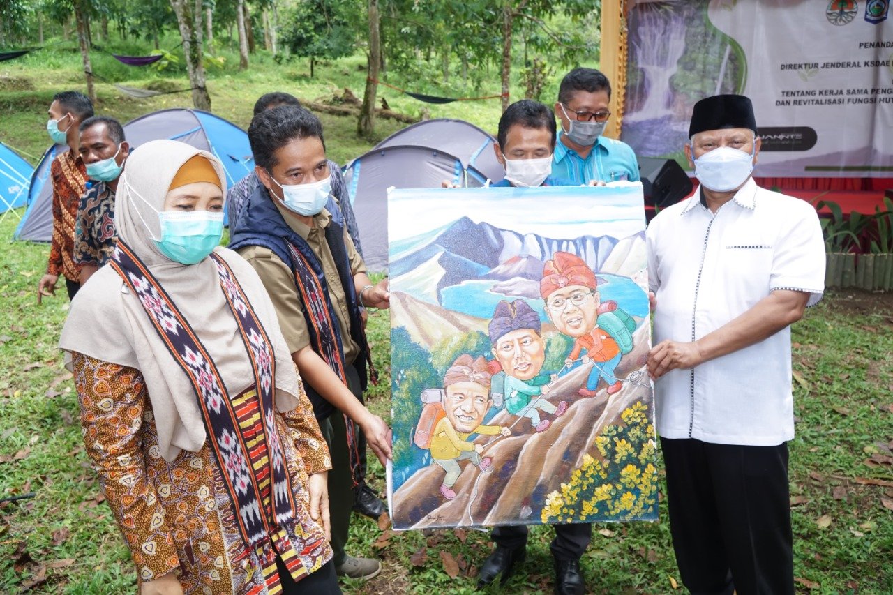 Soal Pemanfaatan Hutan oleh Rakyat, Nota kesepapahan Ditandatangani TNGR, LHK dan Pejabat Lotim