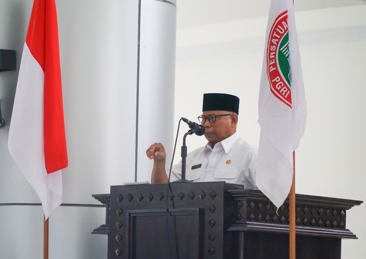 PGRI Lombok Timur Diminta Memilih Personil Yang Berkompeten Sebagai Pengurus
