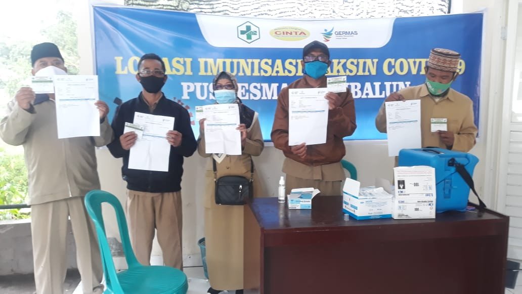 Giliran Puluhan Guru yang Mengajar di kawasan Kaki Gunung Rinjani Divaksin