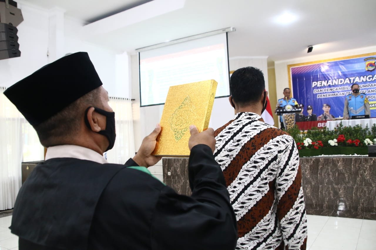 Hindari Sogok, Panitia Penerima Calon Anggota Baru Polri Disumpah dan Tanda Tangani Fakta Integritas