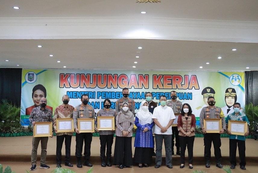 Sukses Ungkap Kasus Kekerasaan Terhadap Anak, Mentri PPPA Anugrahi Ditreskrimum Polda NTB Penghargaan