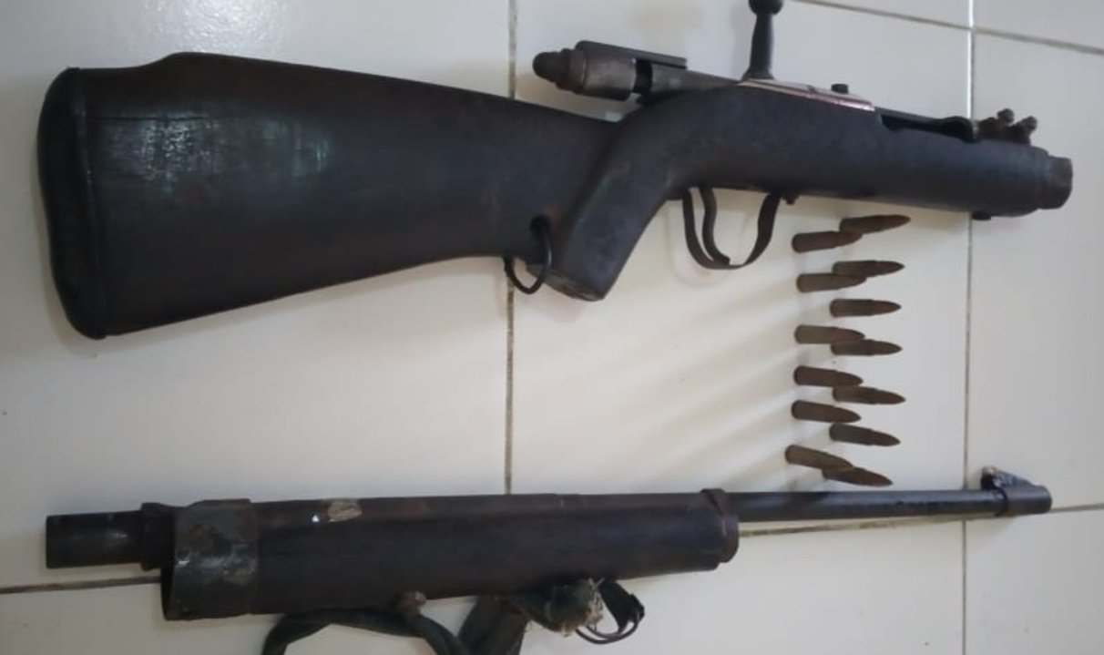 Warga Wera  Bima Serahkan Senpi dan Amunisi Secara Sukarela Ke Polisi