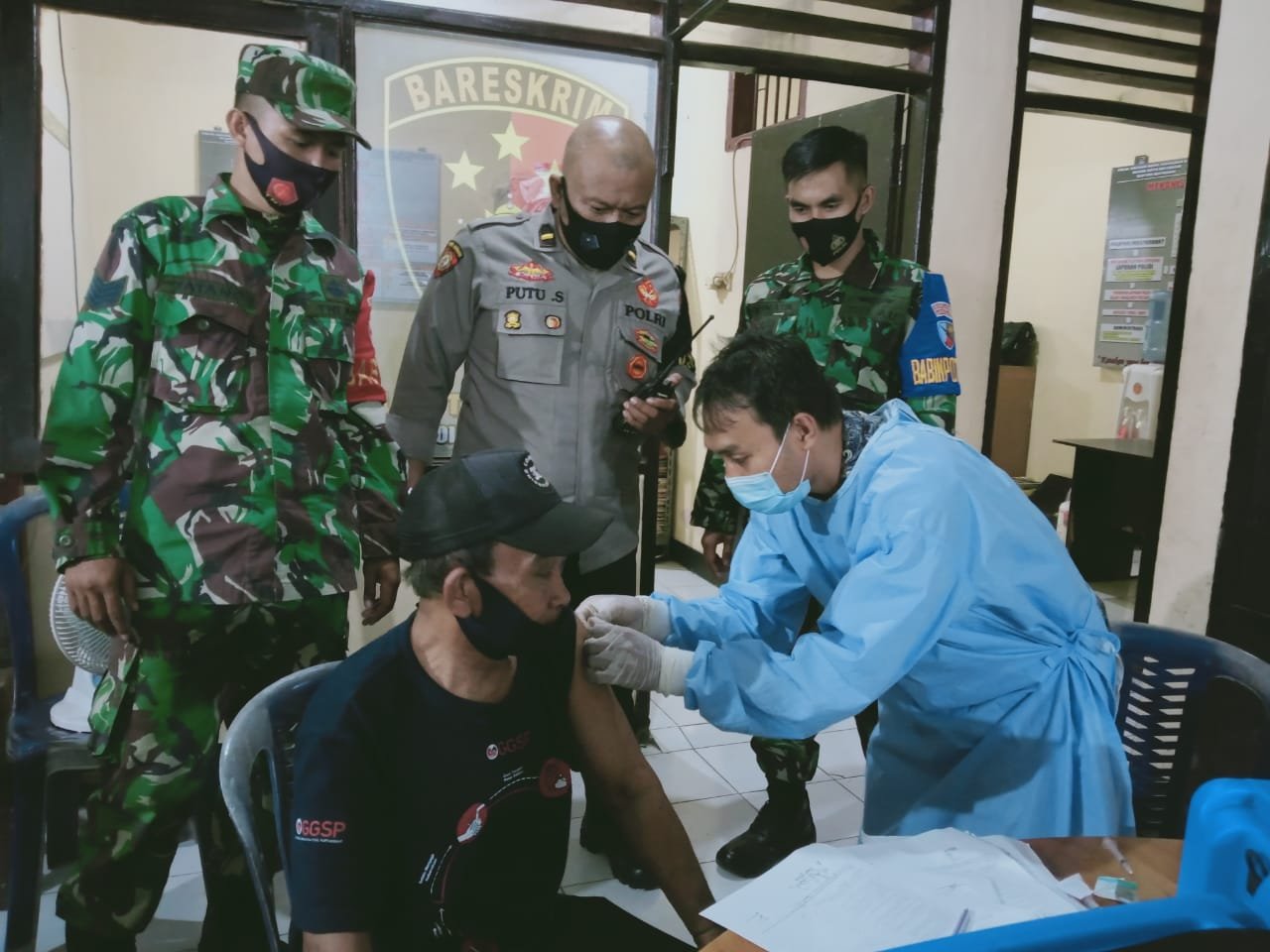 Target 200 Vaksinasi Sehari, Polsek Mataram Sediakan Mini Bus Antar Jemput Lansia