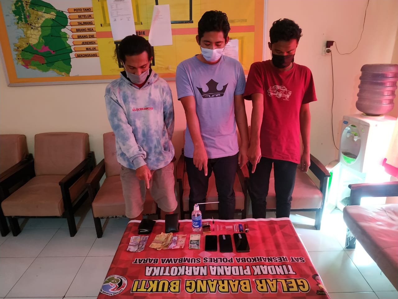 Pesta Sabu, Tiga Pemuda di Sumbawa Barat Disergap Timsus Narkoba
