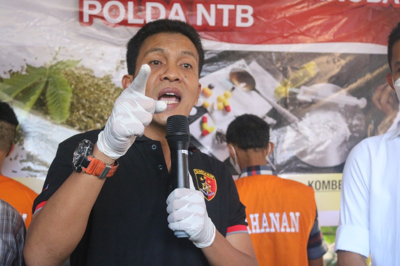 Komplotan Bos Narkoba Sumbawa Bersama Satu Kilogram Sabu Diringkus Saat Transaksi di Senggigi