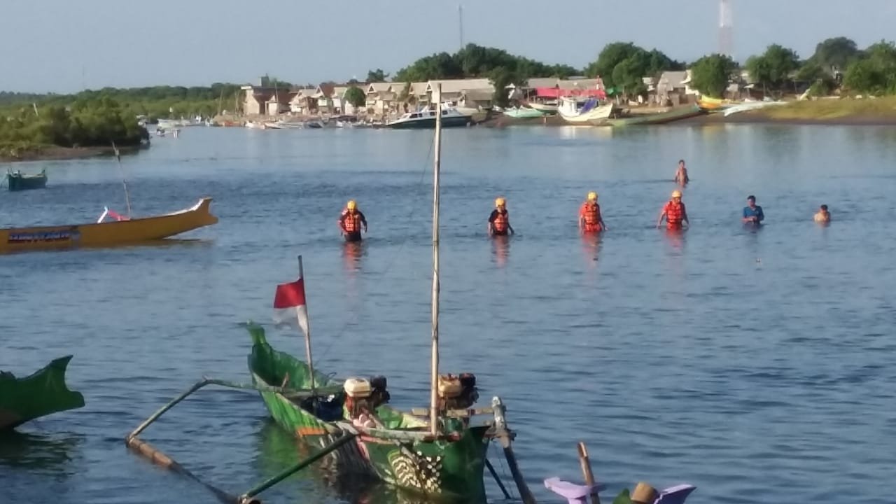 Mayat Dwi 18 Tahun Ditemukan Mengapung di Pusaran Air Pantai Toroh Tanjung Luar