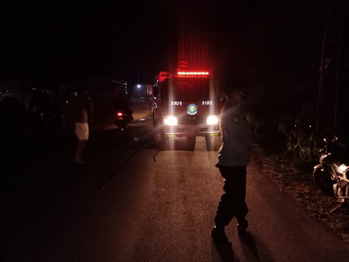 Si Jago Merah Hanguskan Gudang Barang Bekas Montong Gamang Lombok Tengah