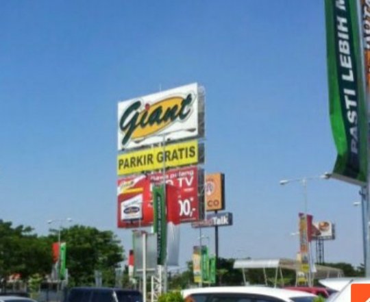 Hampir 3000 Pekerja Giant Seluruh Indonesia Terancam PHK