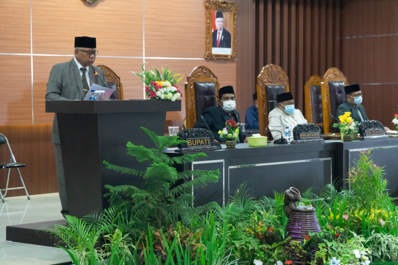 Bupati Lotim Berjanji Menindak Lanjuti Rekomendasi dan  Catatan Penting dari DPRD