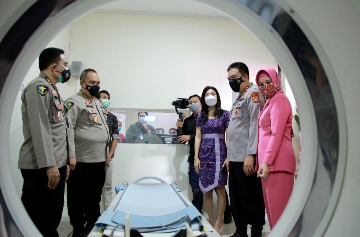 Kado Istimewa HUT Bhayangkara ke-75, Kapolda NTB Resmikan Ruang dan Alat Ct Scan Rumah Sakit Bhayangkara