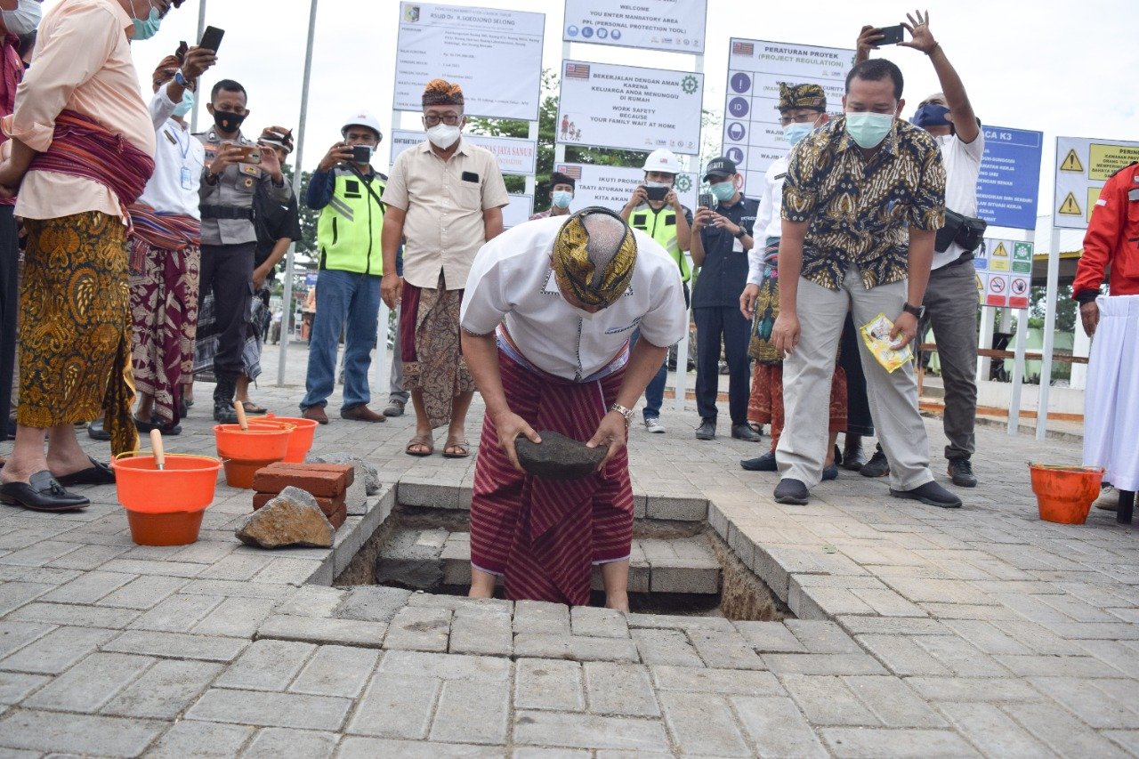 Pembangunan Mother and Child Center RSUD Dokter Soedjono di Mulai, Peletakan Batu Pertama oleh Bupati Sukiman Azmy