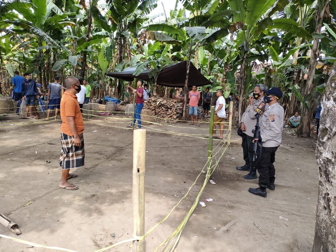 Puluhan Pebotoh Membubarkan Diri Sebelum Aparat Tiba Diarena Sabung Ayam