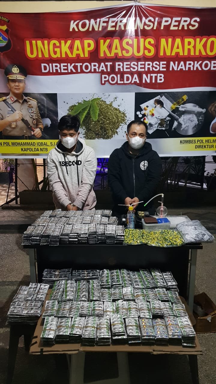 Beredar Ribuan Obat Oplosan, Dua Tersangka Asal Pengenjek Jonggat Lombok Tengah Diringkus Aparat