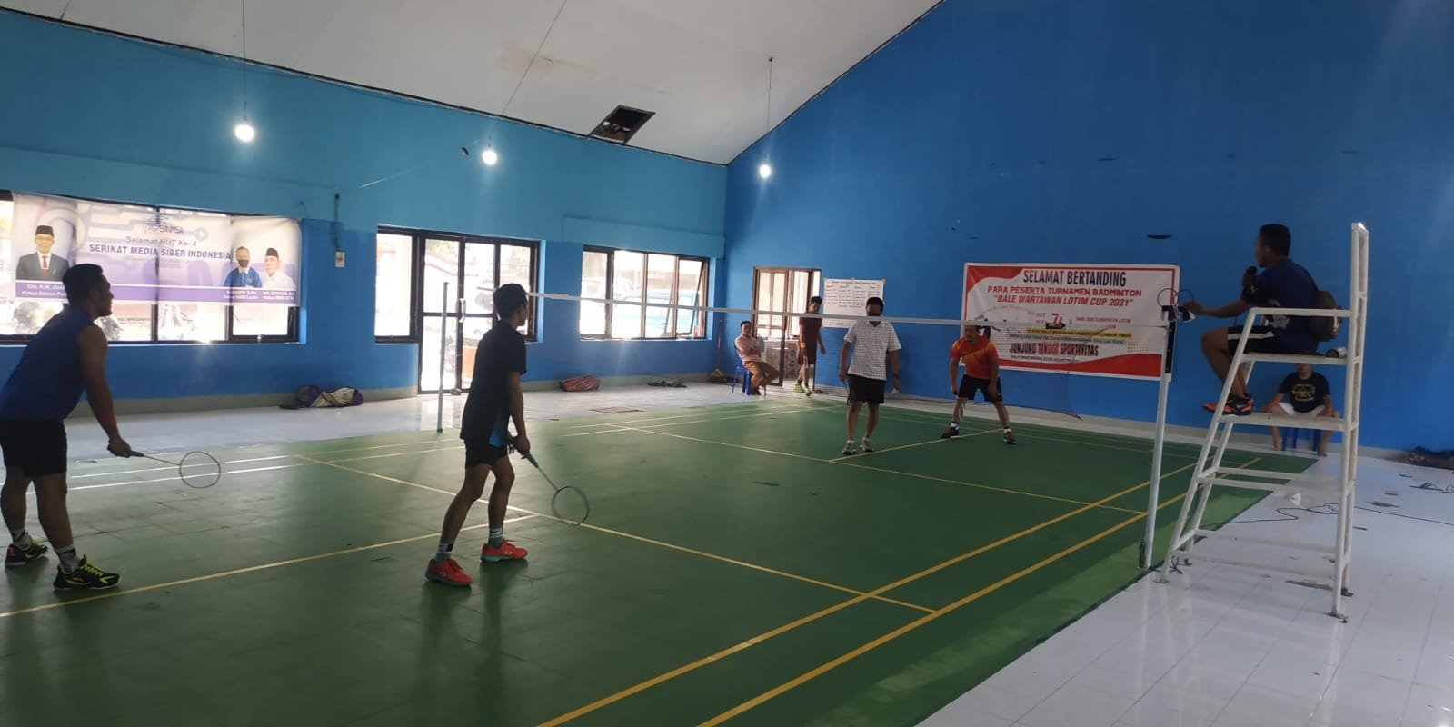 42 Peserta Ikuti Tournamen Bale Wartawan Badminton Lombok Timur Cup