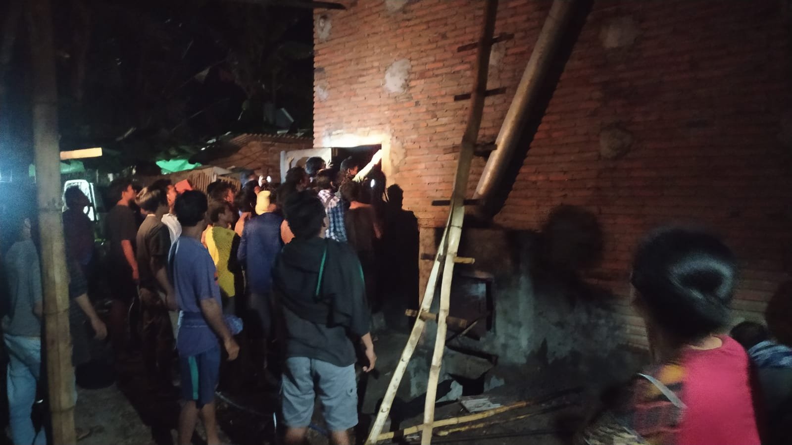 Open Tembakau Terbakar di Praya Timur, Kerugian 50 Juta