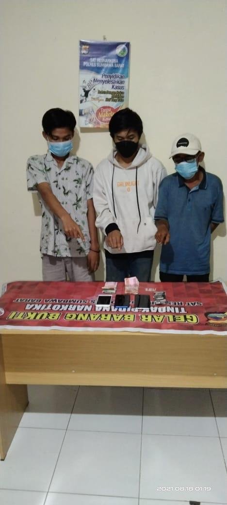 Tim Resnarkoba Polres Sumbawa Barat Ciduk Tiga Pengedar dan Penjual Sabu di Tempat Berbeda