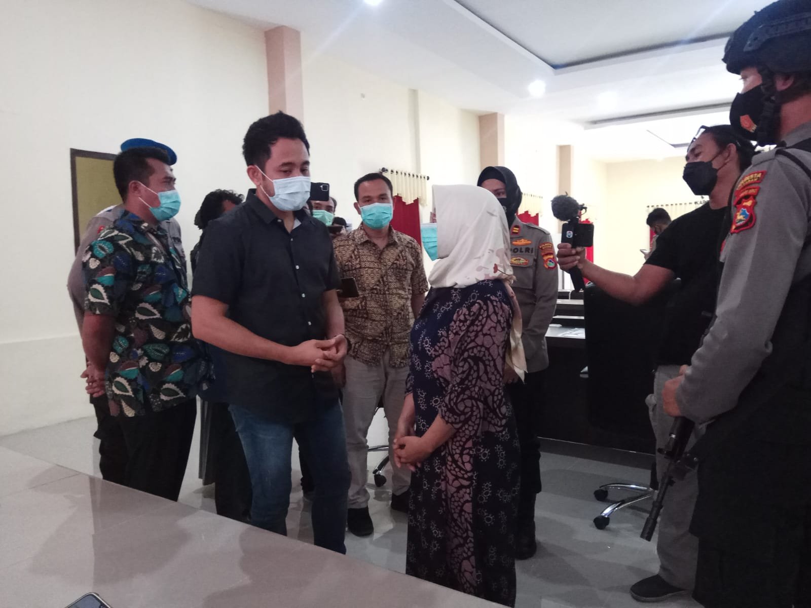 Perempuan ini Ditahan karena Memalsukan Surat Keterangan  Balik Nama Hak Guna Sertifikat