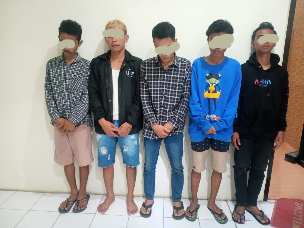 Lagi Asik Nyabu, 6 Orang di Alas Barat Diringkus Sat Resnarkoba Polres Sumbawa