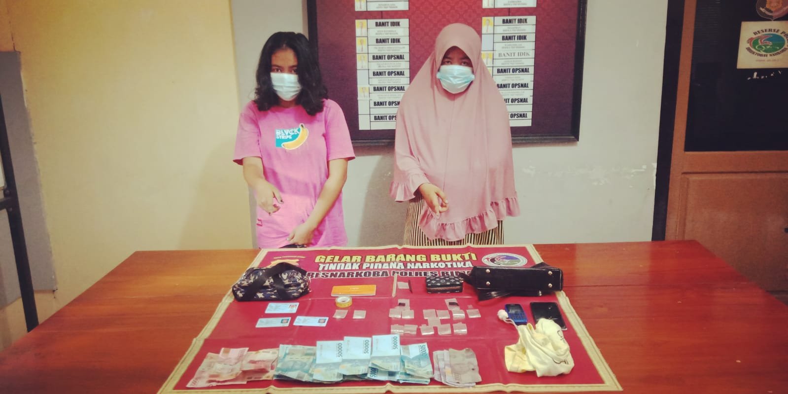 Kompak Jualan Sabu, Dua Ibu Rumah Tangga Diciduk Tim Opsnal Sat Narkoba Polres Bima Kota