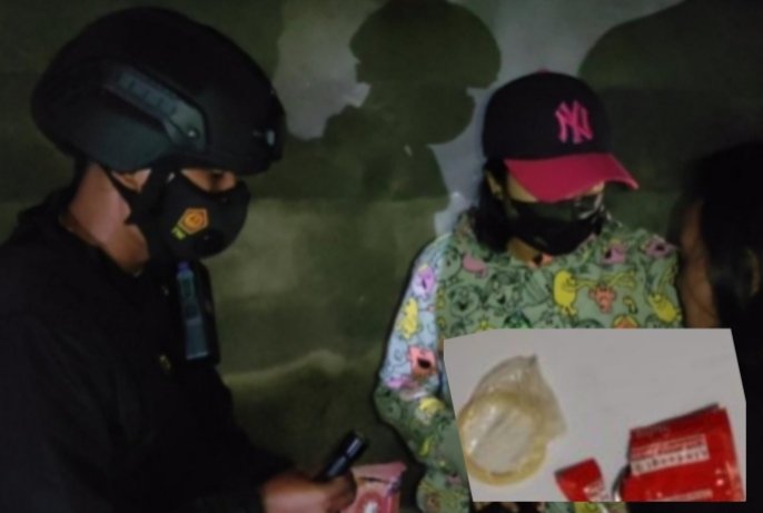 Diduga Lagi Wik Wik Dalam Room Cafe, Pasangan Penikmat Malam Senggigi Diamankan  Bersama Kondom