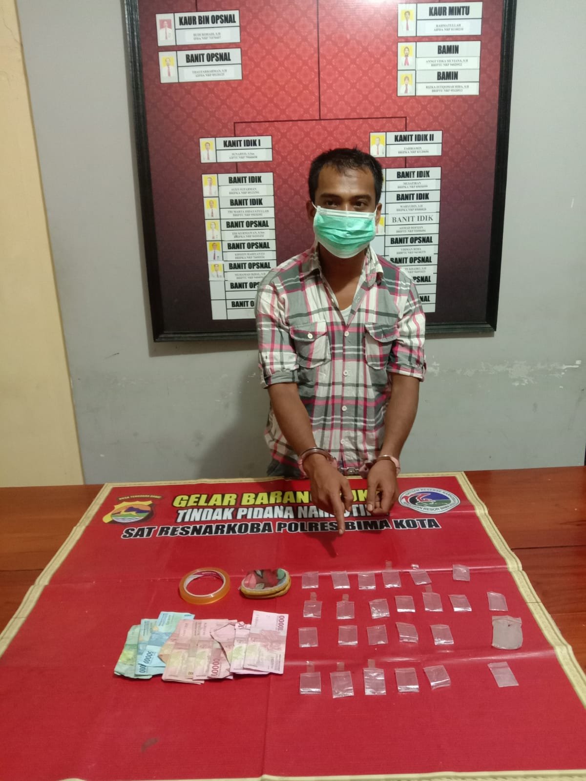Lagi Pengedar Bersama 21 Poket Sabu Siap Jual Disergap Tim Opsnal Narkoba  Polres Bima