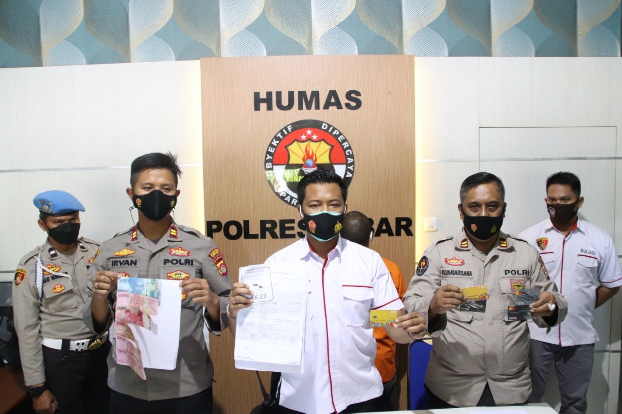 Polres Lobar Rilis Pelaku Pemerasan Tiket di Pelabuhan Lembar,  namun Tersangka Salahkan Jadwal Kapal