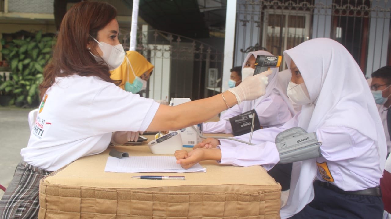 Gencarkan vaksinasi Masyarakat, Alumni Akpol ’97 Sasar  Pelajar dan Lansia