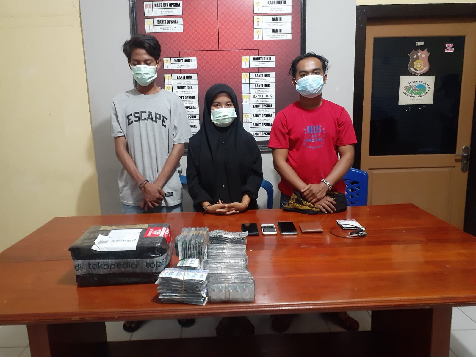 Ribuan Butir Tramadol Kiriman Jakarta via Jasa TIKi Gagal Edar di Bima