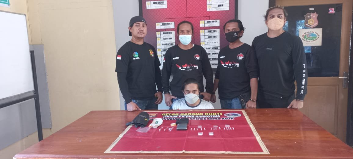 takut Diburu, pelaku Narkoba Diserahkan Keluarganya ke Polisi