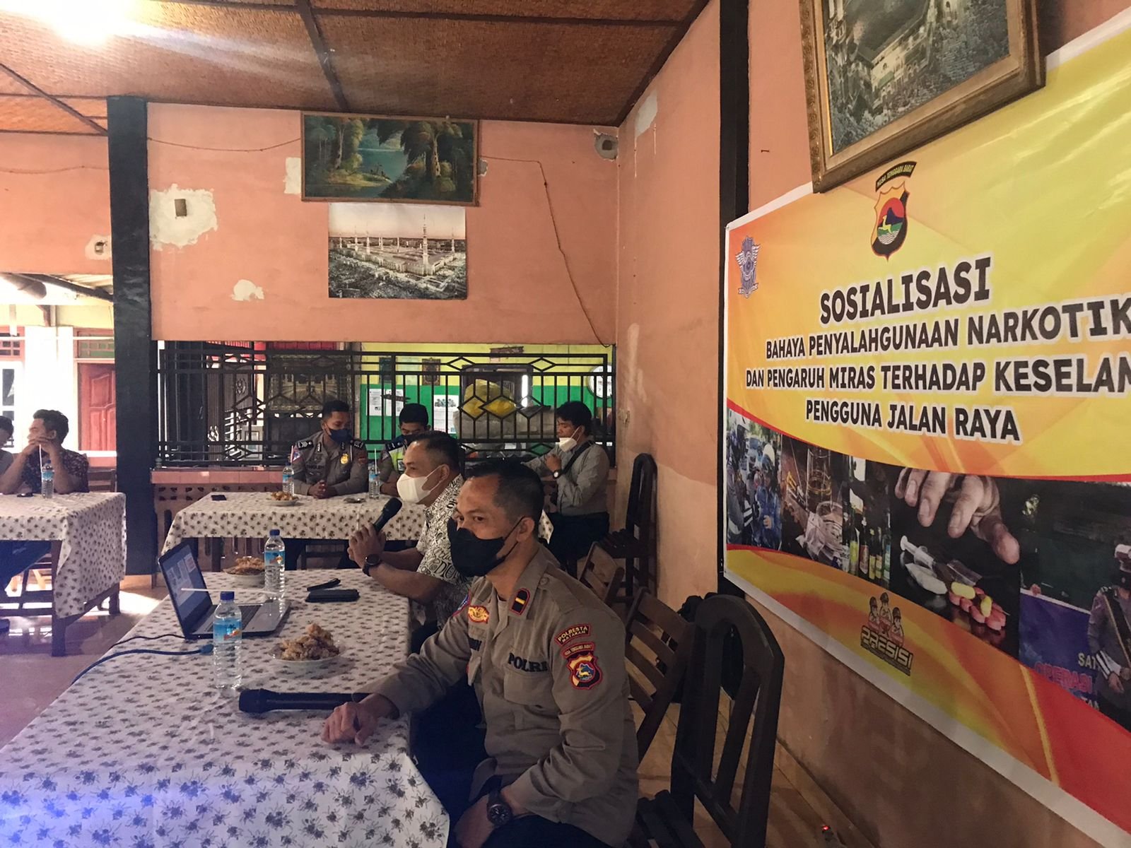 Puluhan Pemilik Kafe Diwilayah Narmada dan Suranadi Disosialisasi Bahaya Narkoba