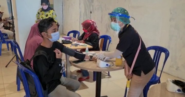 Gencarkan Vaksinasi, Polsek Cakranegara Menuju 70 Persen Vaksin II