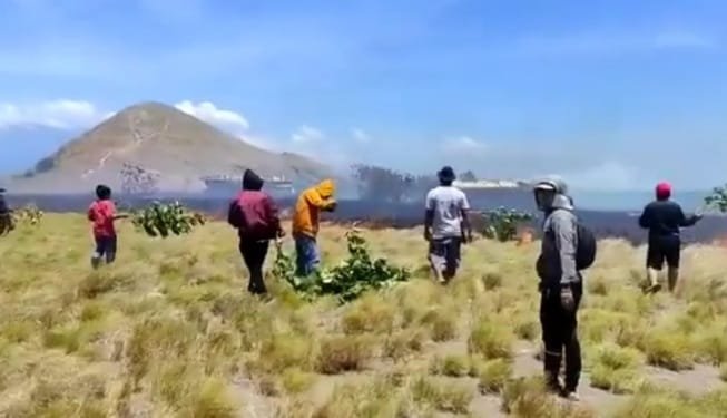 panas Menyengat, Obyek Wisata Pulau Kenawa Poto Tano Dilalap Jago Merah