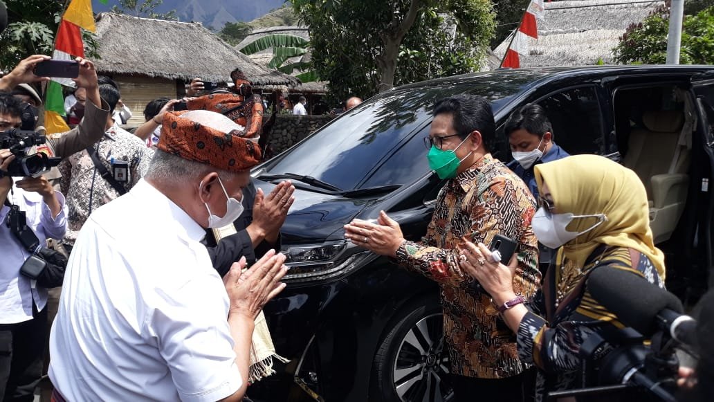 Disambut Meriah, Kemendes PDTT Resmikan 9 Desa Wisata Di Kaki Gunung Rinjani