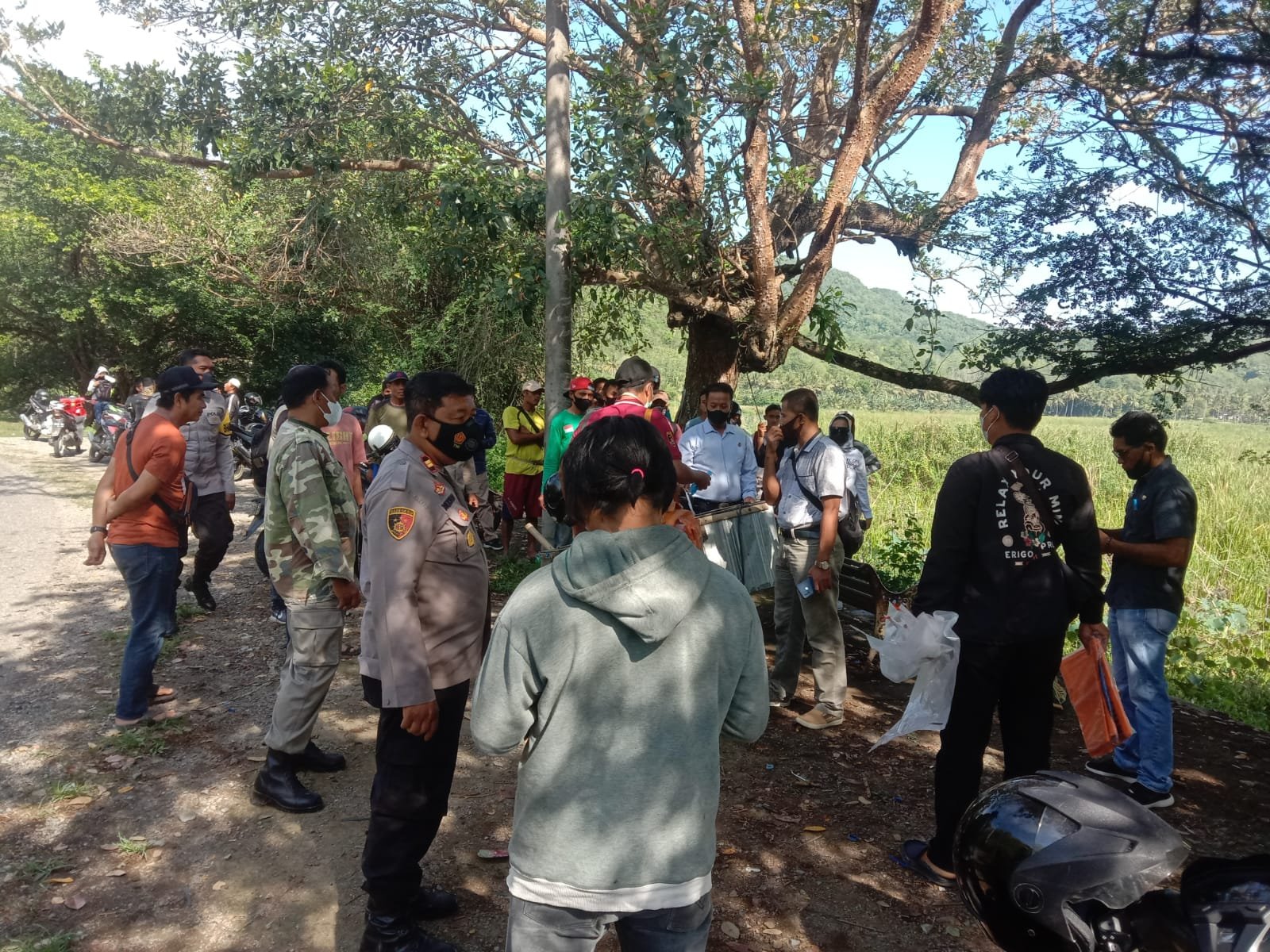 Jasad Pedagang Minyak Tanah Keliling Ditemukan Tergeletak di Lintas Taliwang Seteluk Sumbawa Barat