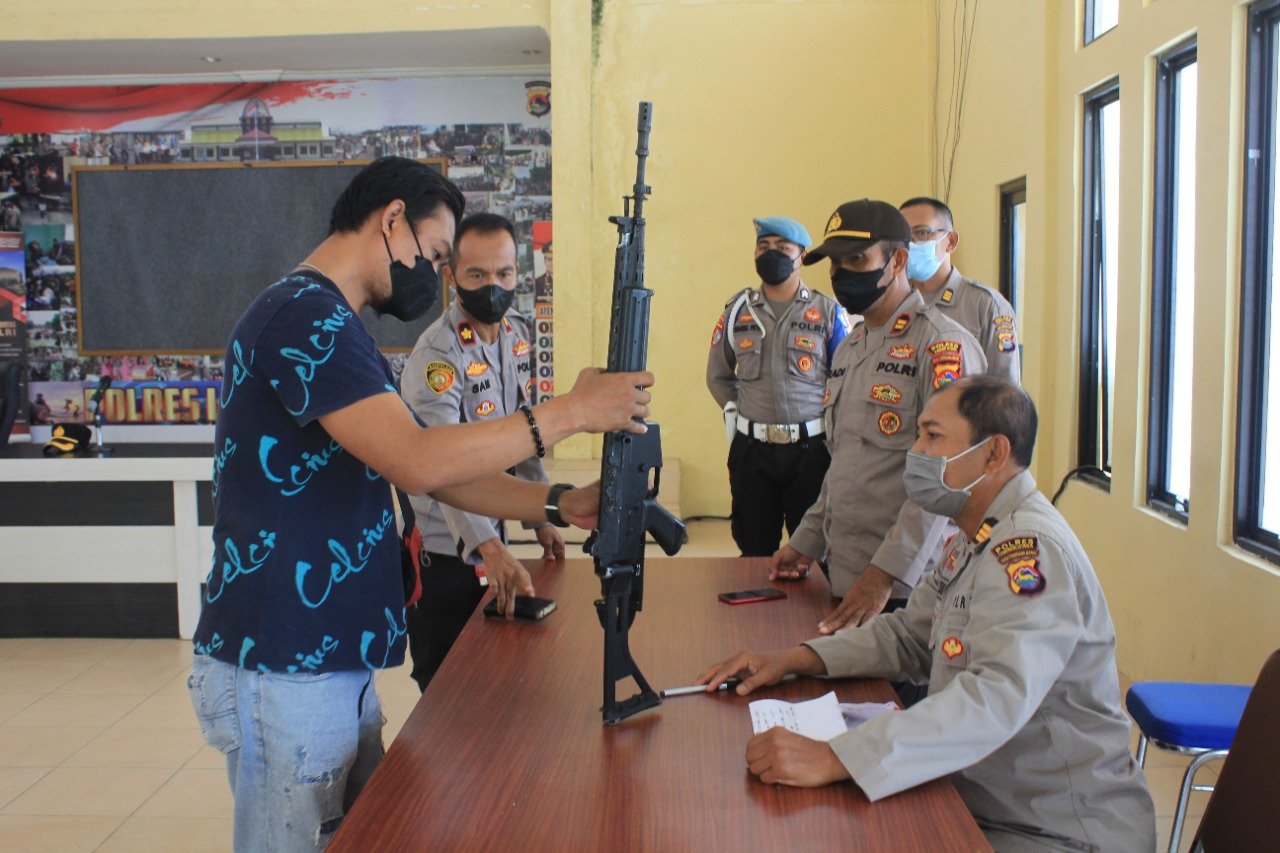 Antisipasi Kejadian di Lotim,  Kapolres Lombok Utara Cek dan Periksa Senjata Anggota