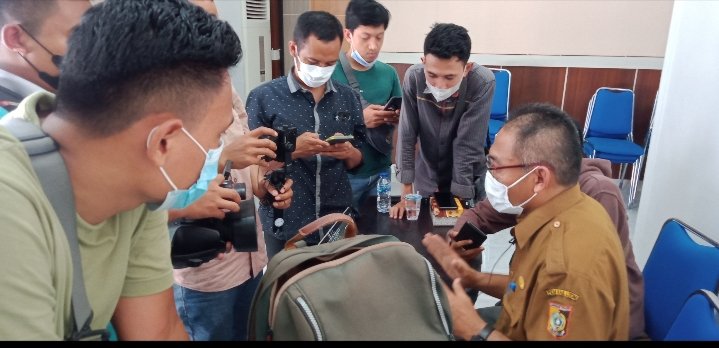 Pengurus Masjid Imbau Jumatan Tidak Gunakan Masker, Kadis Kesehatan Lotim: Kita Belum Bebas Covid Tetap Patuhi Prokes