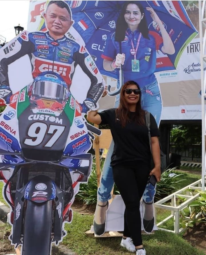 Indonesia Lagi Demam WSBK,Polres Mataram Poles Pospam Karang Jangkong Cakranegara dengan Corak MotoGP