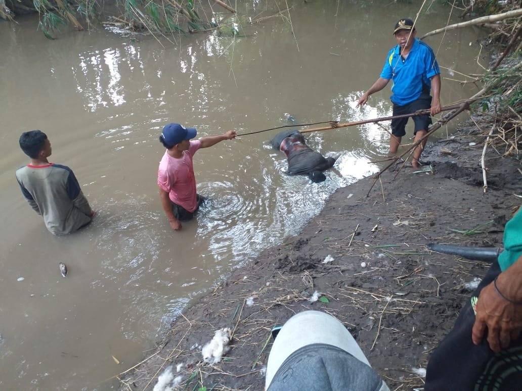 Mayat Pria Ditemukan Mengambang di Sungai Soriutu Mangalewa Dompu