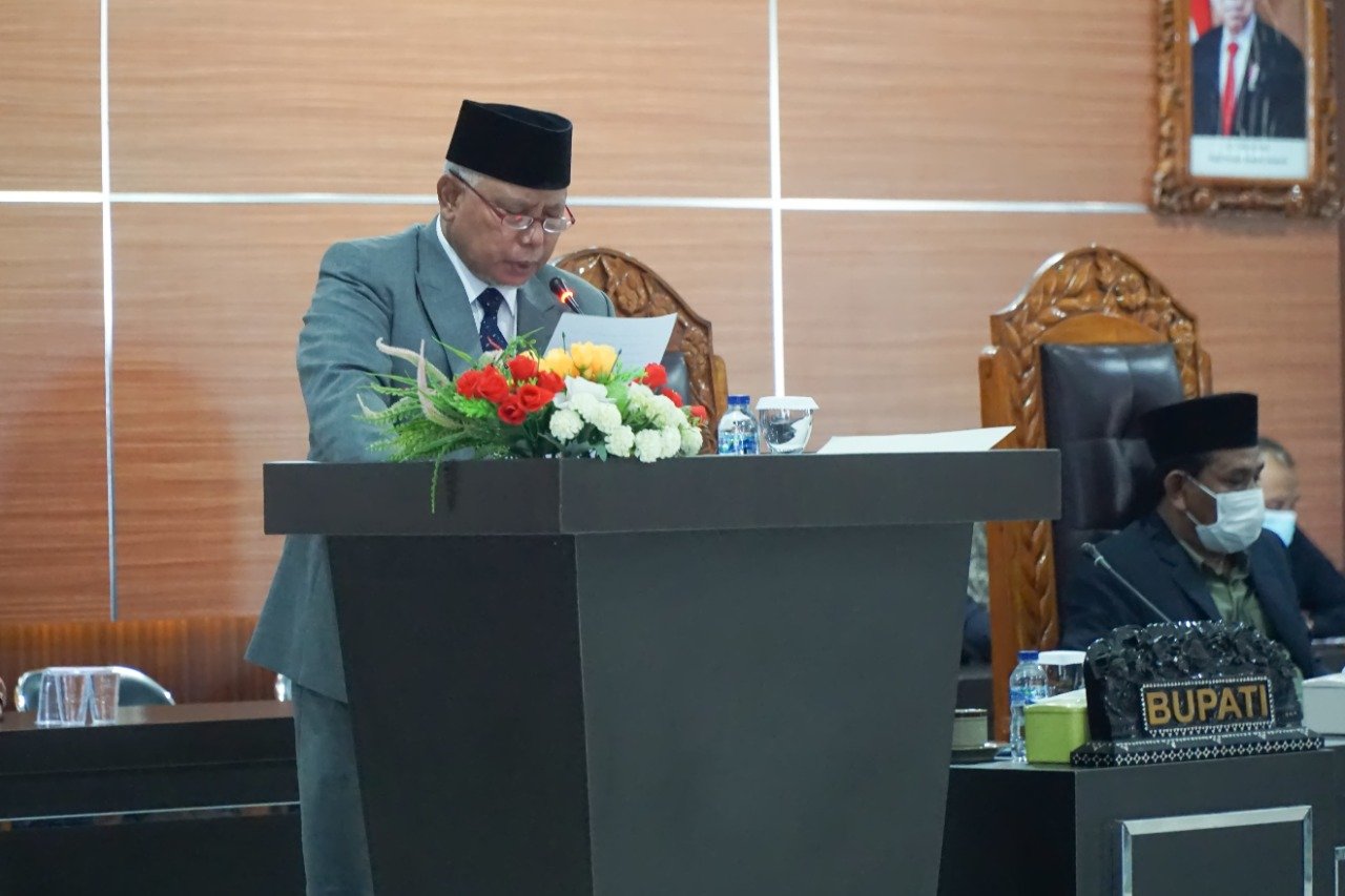 Rapat Paripurna RAPBD 2022, Bupati Lombok Timur Tanggapi Pandangan Umum Fraksi Dewan