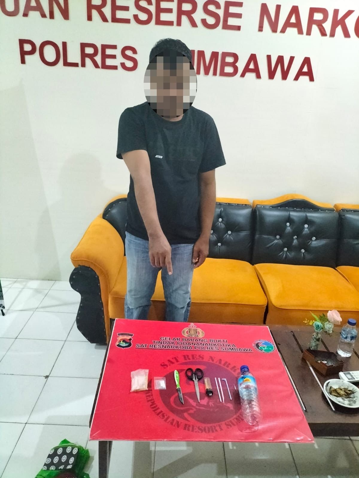 Kelabui Polisi, Tersangka Narkoba di Sumbawa Barat Sembunyikan Sabu dalam Kloset WC