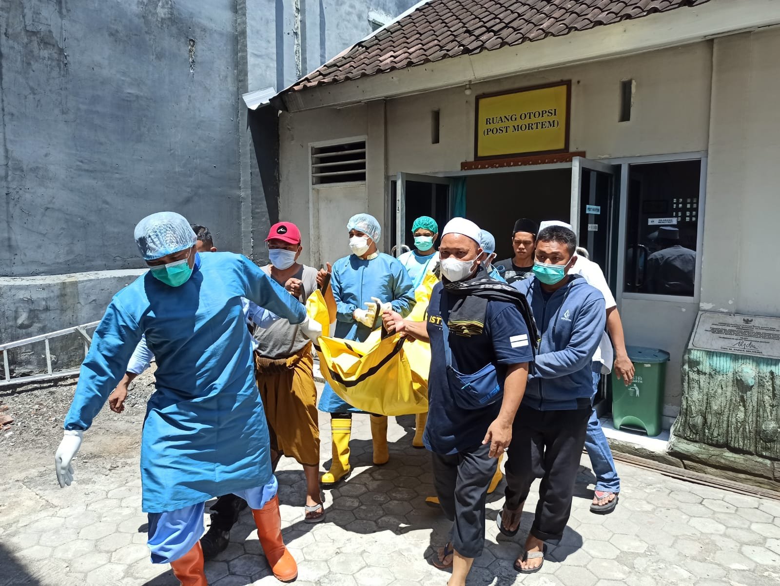 Tiga Hari Tenggelam di Kali Unus, Mayat Pencari Ikan Asal Karang Seme Ditemukan di Bawah Jembatan Loang Balok Ampenan