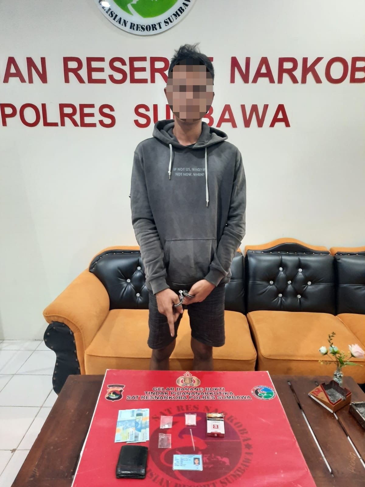 Dilpaorkan Warga, Penjual Sabu asal Desa Tetade Sumbawa Barat tidak Berkutik Saat Ditangkap