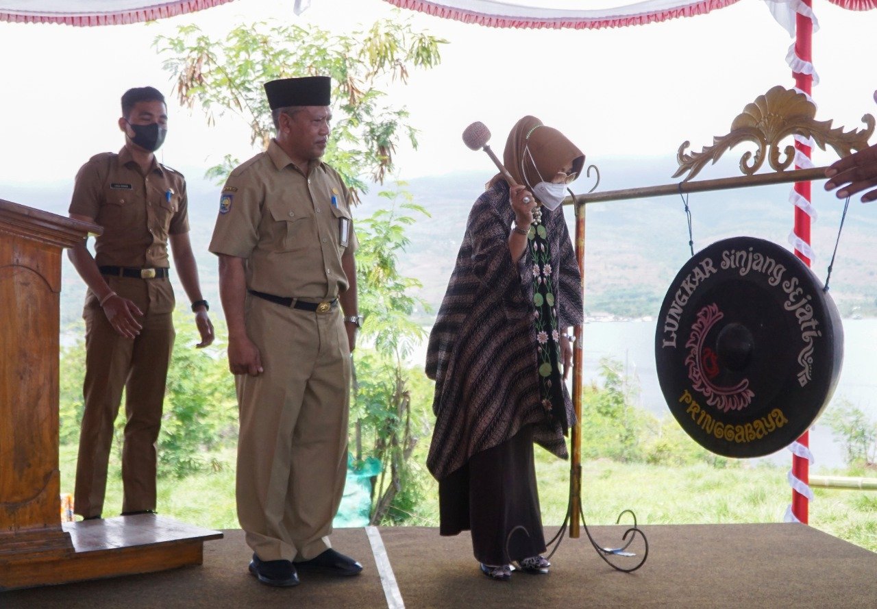 Pengembangan Wisata bukit Kayangan  Desa Labuhan Lombok Makin Mempesona